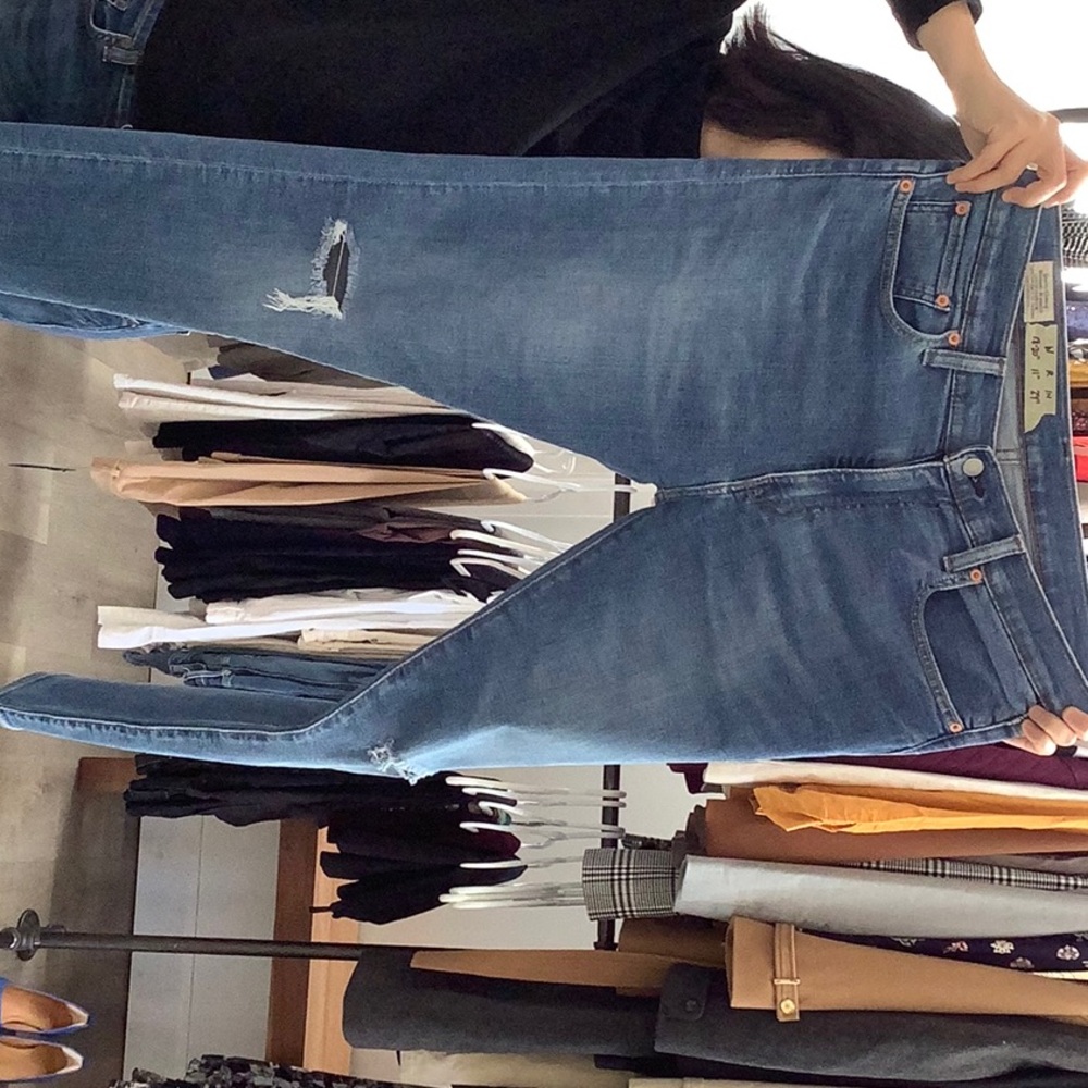 Levi’s Sz 33 Distressed Straight